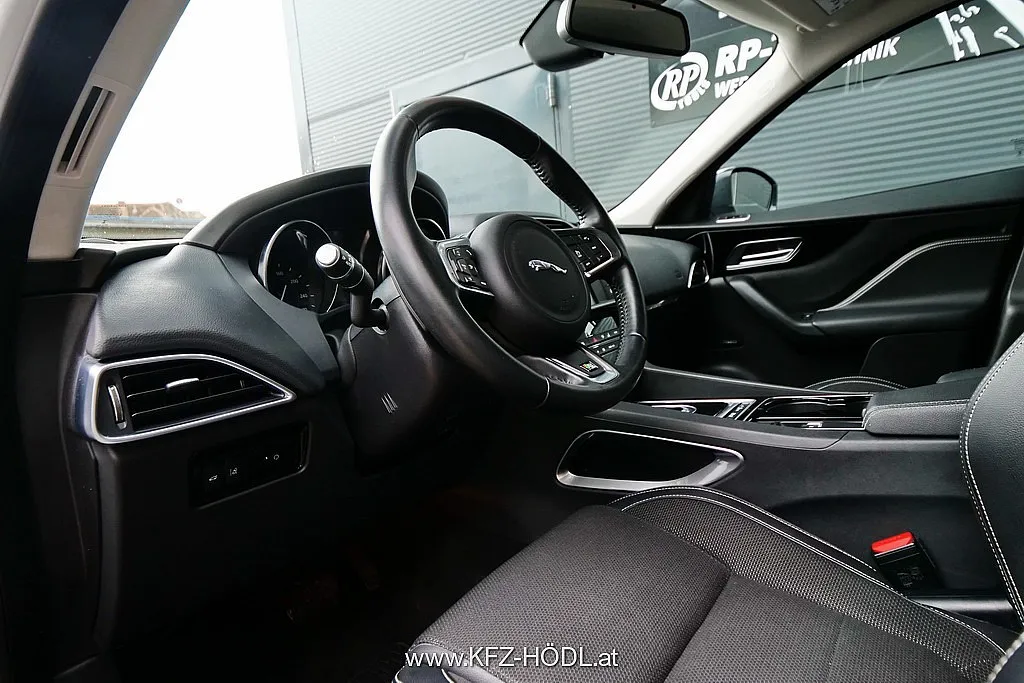 Jaguar F-Pace 30d AWD R-Sport Aut. Image 10