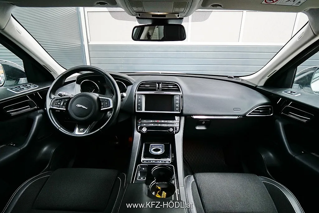 Jaguar F-Pace 30d AWD R-Sport Aut. Image 9