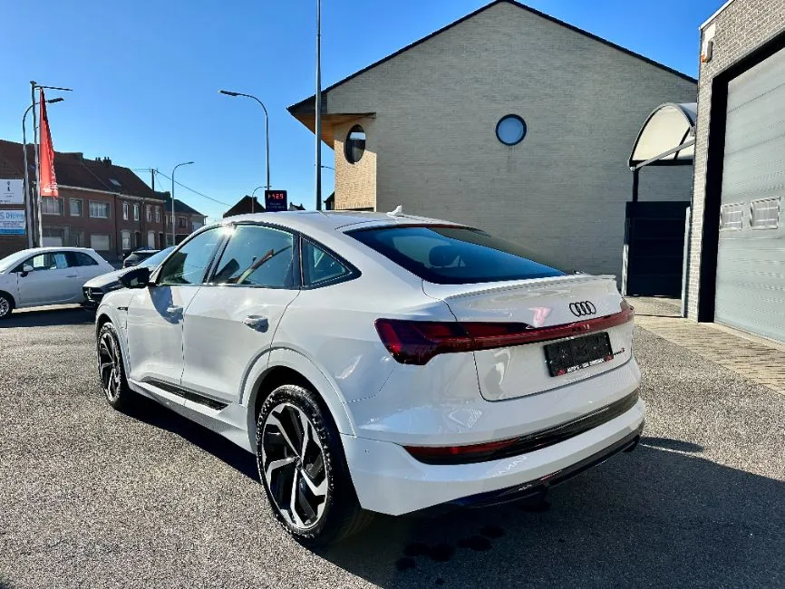 Audi e-tron S-Line Image 5