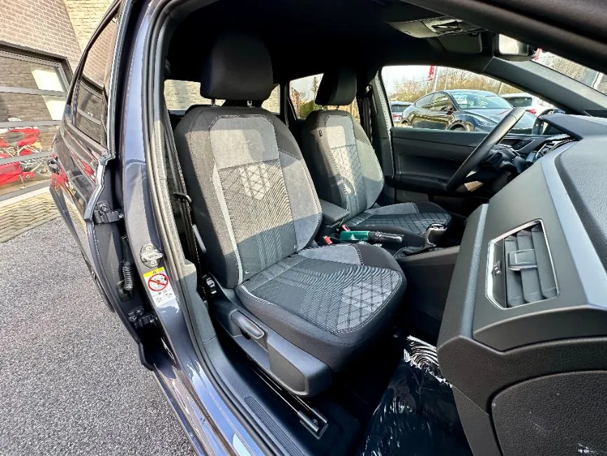 Volkswagen Taigo R-Line NIEUW !!0 km !! Image 4