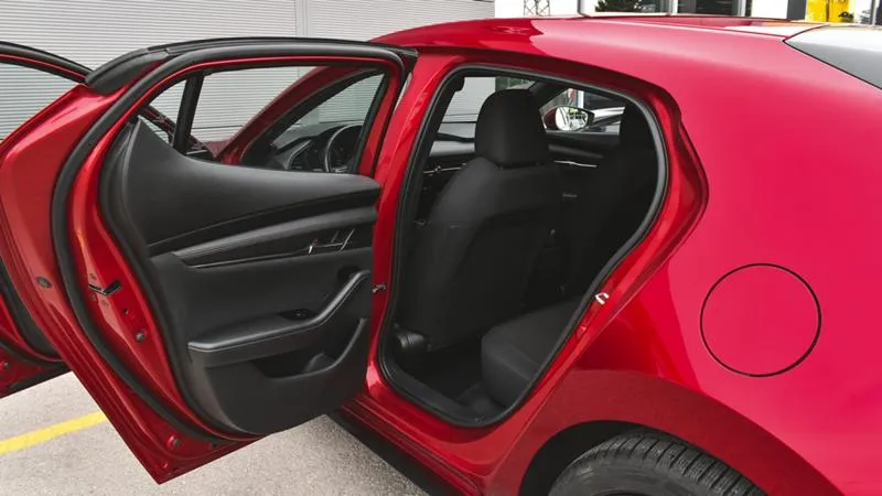 Mazda 3 Comfort Plus 2.0 SKYACTIV-G Image 9