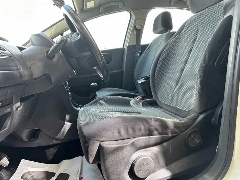 Citroen C4 1.6HDI Image 9