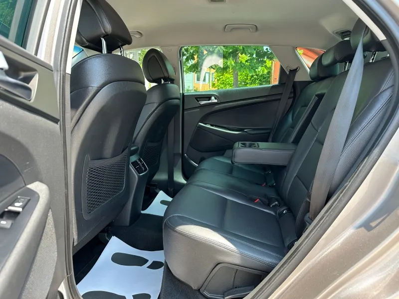 Hyundai Tucson Автоматик/Кожа/Камера Image 9