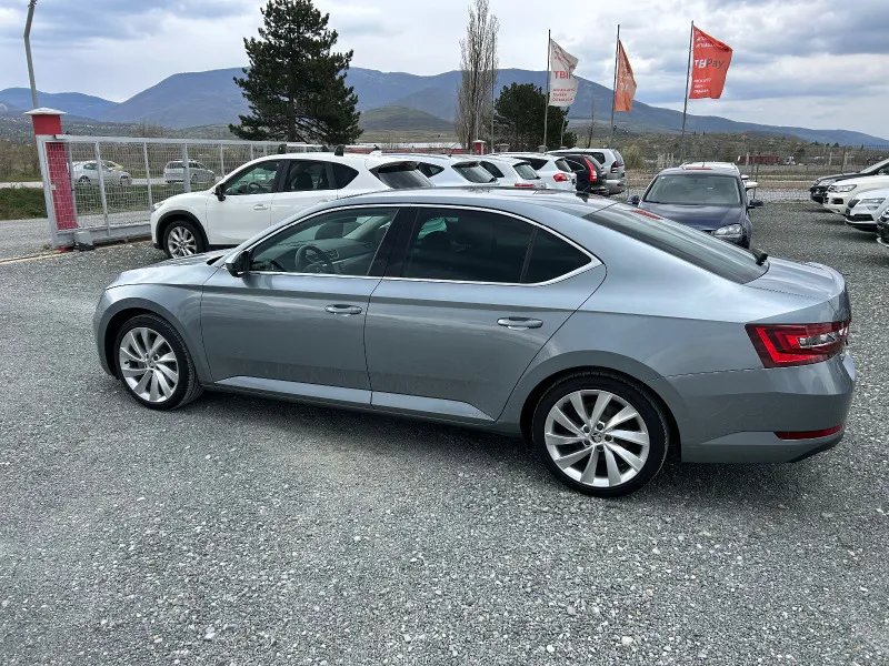 Skoda Superb (KATO НОВА) Image 9