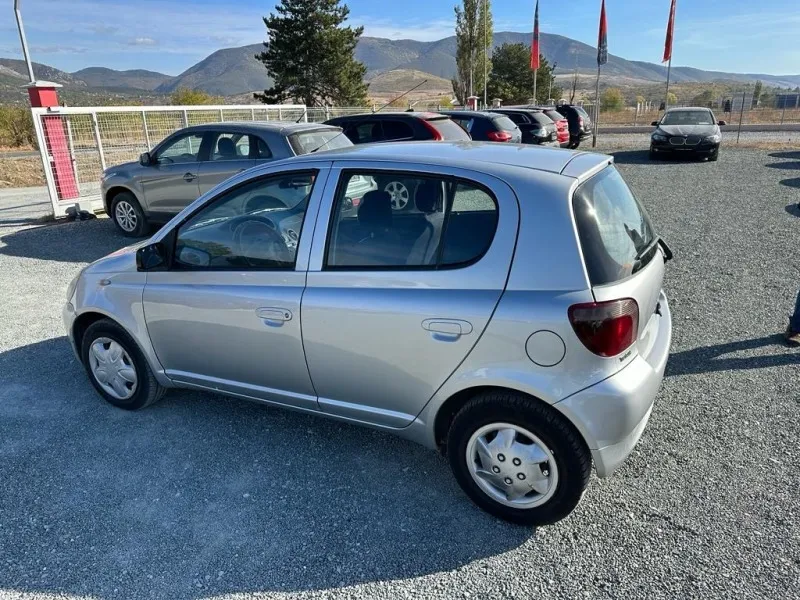 Toyota Yaris (KATO НОВА) Image 9