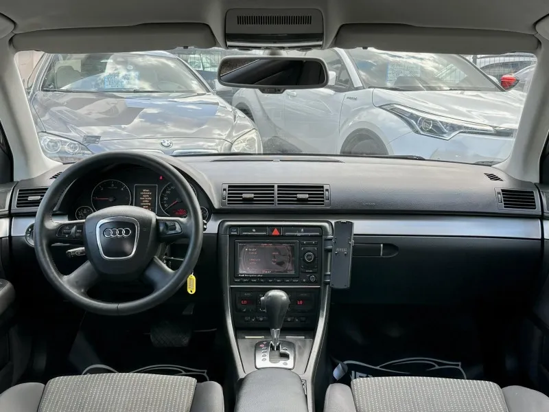 Audi A4 AVANT 2.0TDI 140HP Image 9