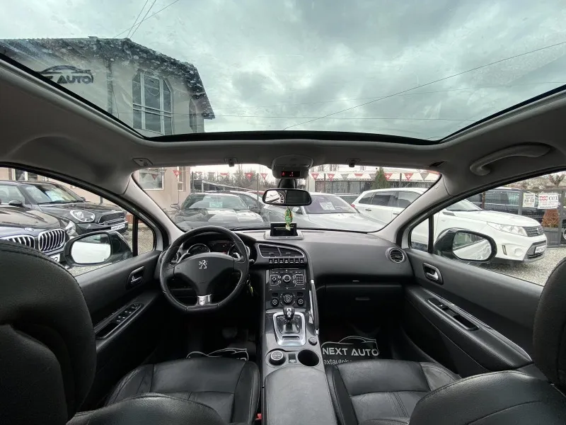 Peugeot 3008 HYBRID 4x4 FULL Image 9