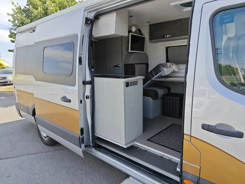 Кемпер Renault 2.3bluedCi 165k.c L4H2 Image 9