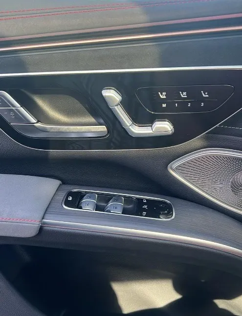 Mercedes-Benz EQS 450 SUV 4Matic Image 6