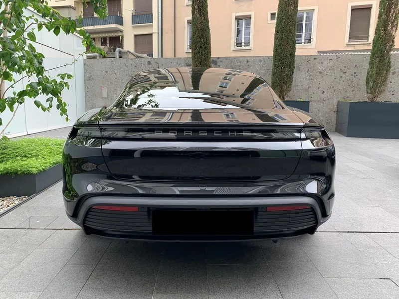 Porsche Taycan 4S Performance Plus 93.4 kWh Image 4