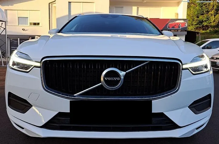 Volvo XC60 2.0 D4 Momentum Image 3