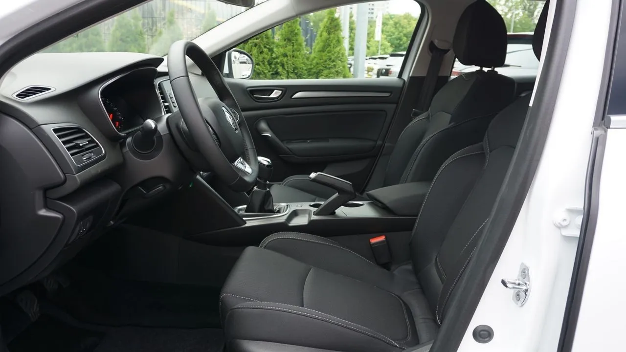 Renault Megane TCe140 2-Zonen-Klima...  Image 9