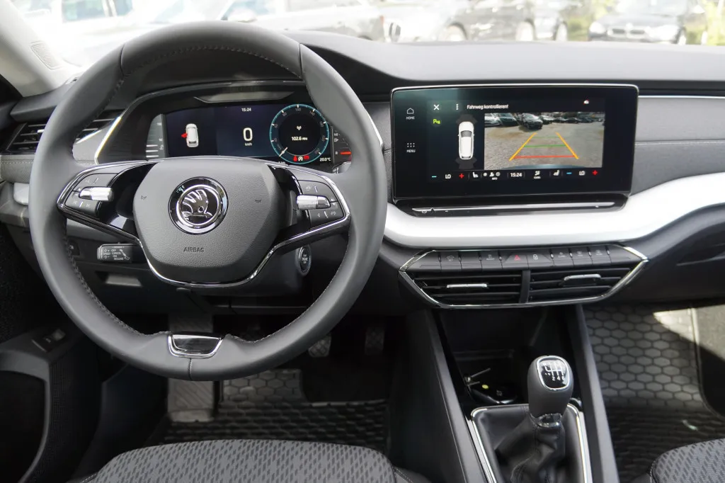 Skoda Octavia COMBI 1.5 TSI STYLE NEUES MODELL Image 9