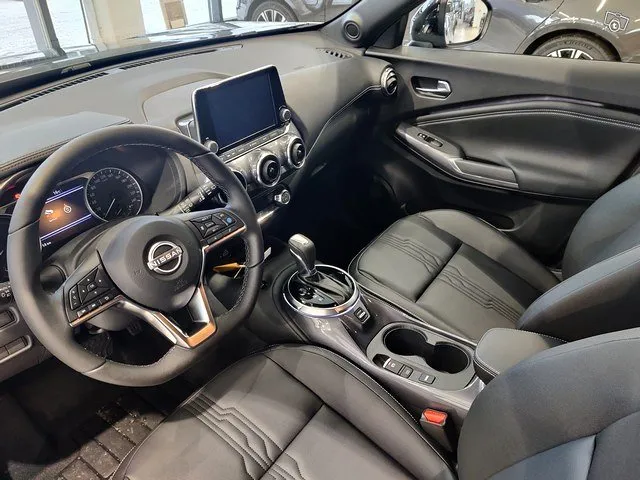 Nissan Juke DIG-T 143HP 4AMT Tekna 19 + Navi HEV. Image 9