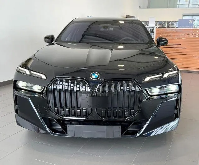BMW i7  Image 1