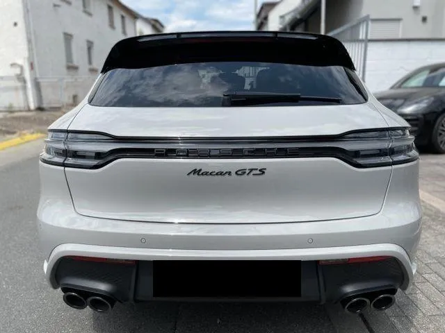 PORSCHE Macan  Image 1