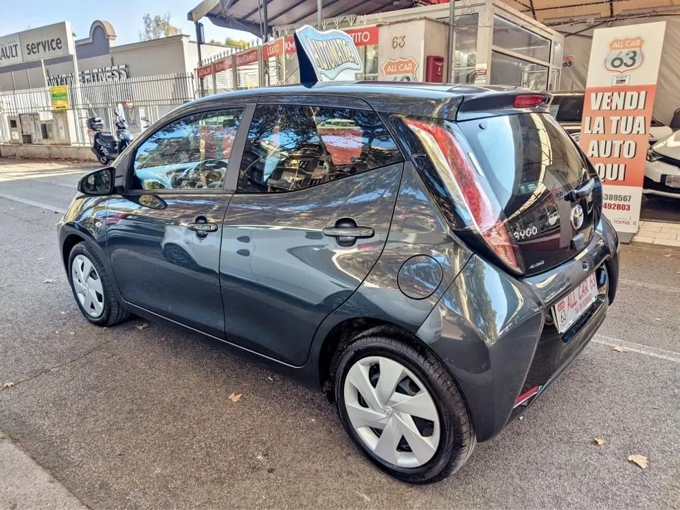 TOYOTA Aygo  Image 6