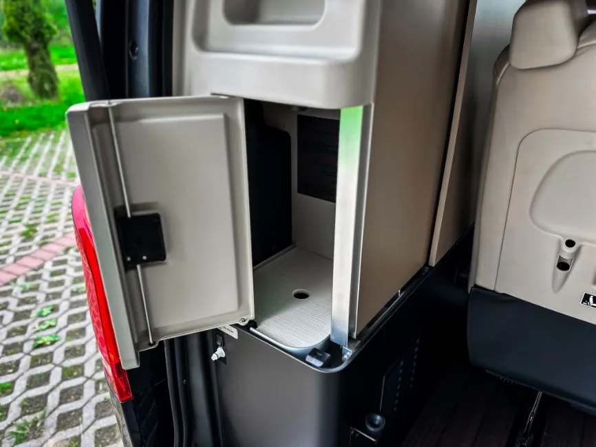 Mercedes-Benz V 300 Marco Polo Image 20