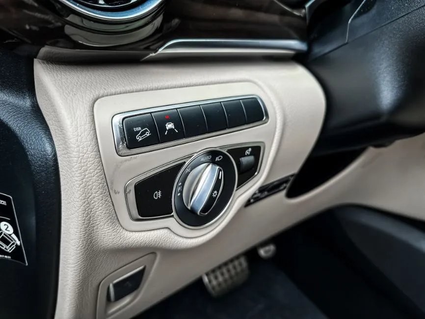 Mercedes-Benz V 300 Marco Polo Image 8