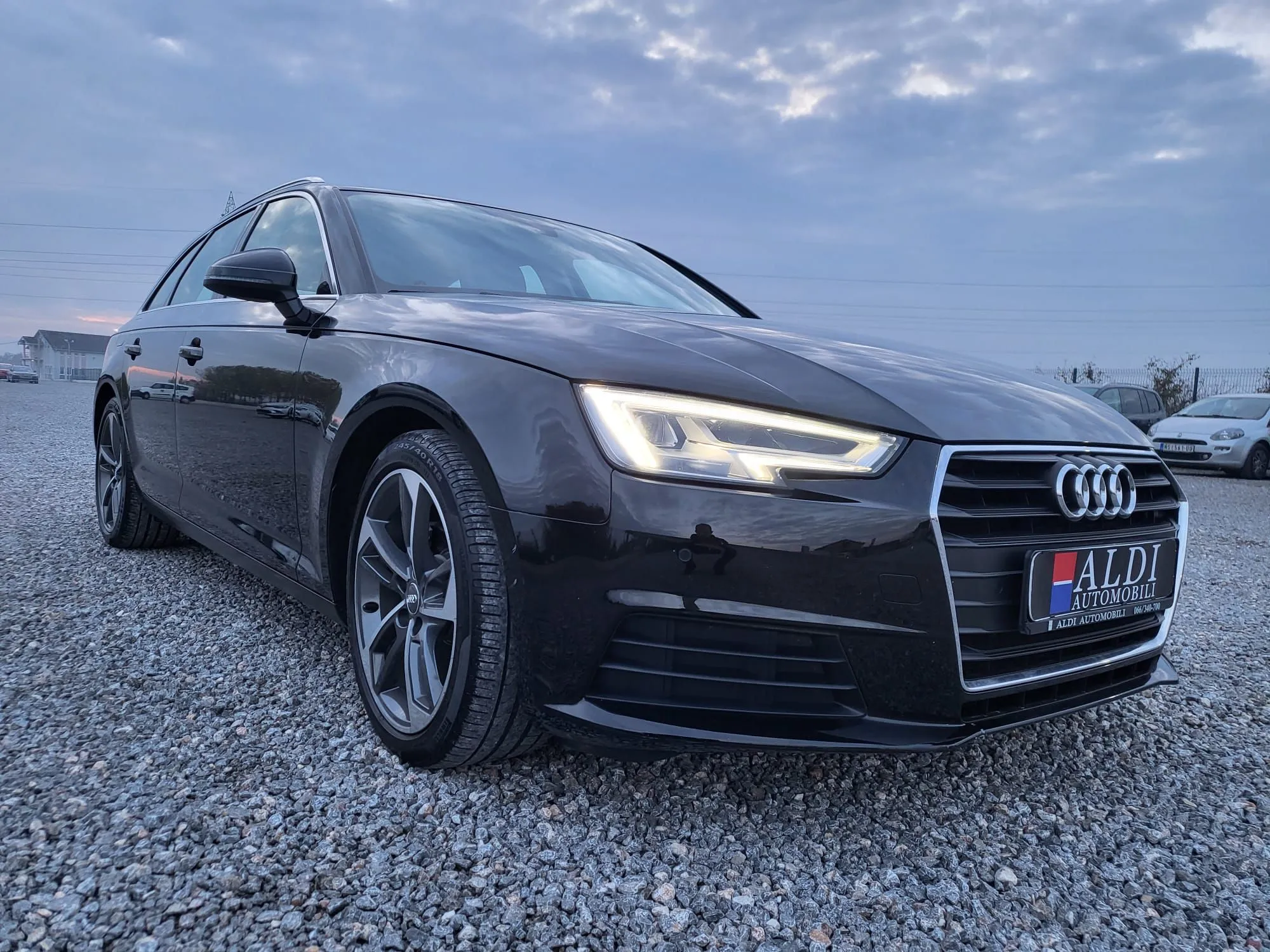 Audi A4 2.0/S-tronic Image 4