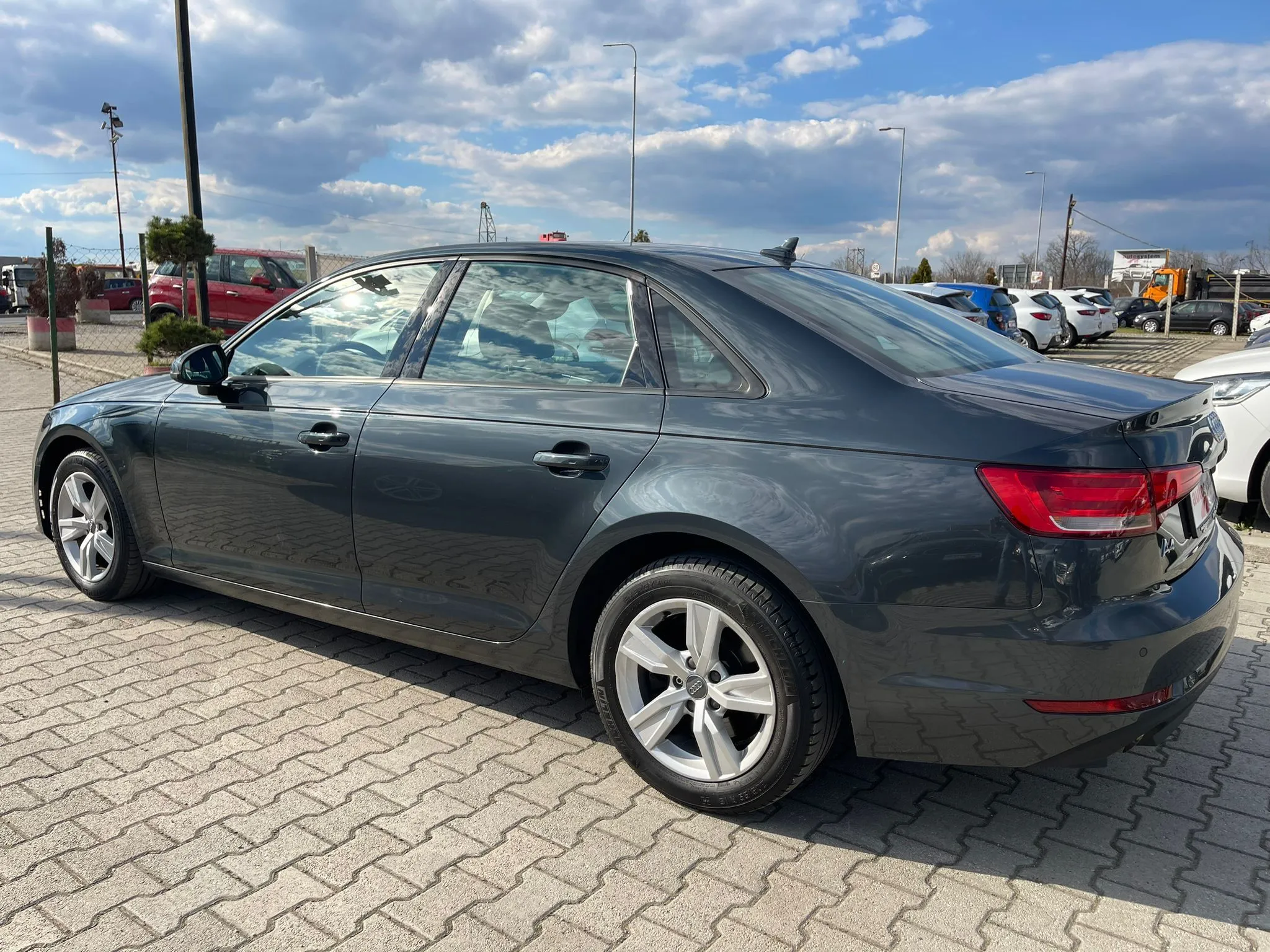 Audi A4 2.0 TDI ULTRA Image 6