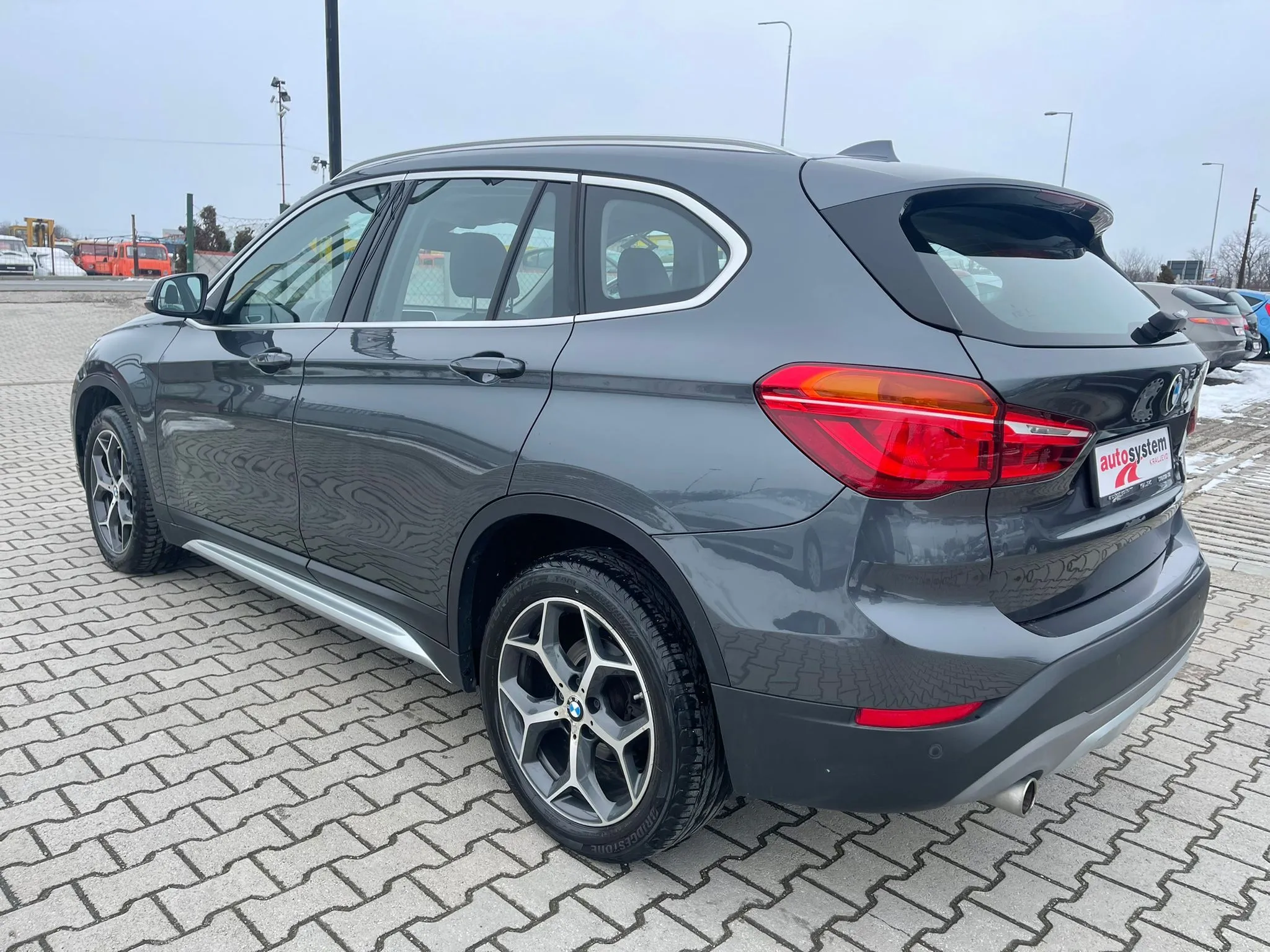 BMW X1 SDRIVE18i GRADIRAN Image 4