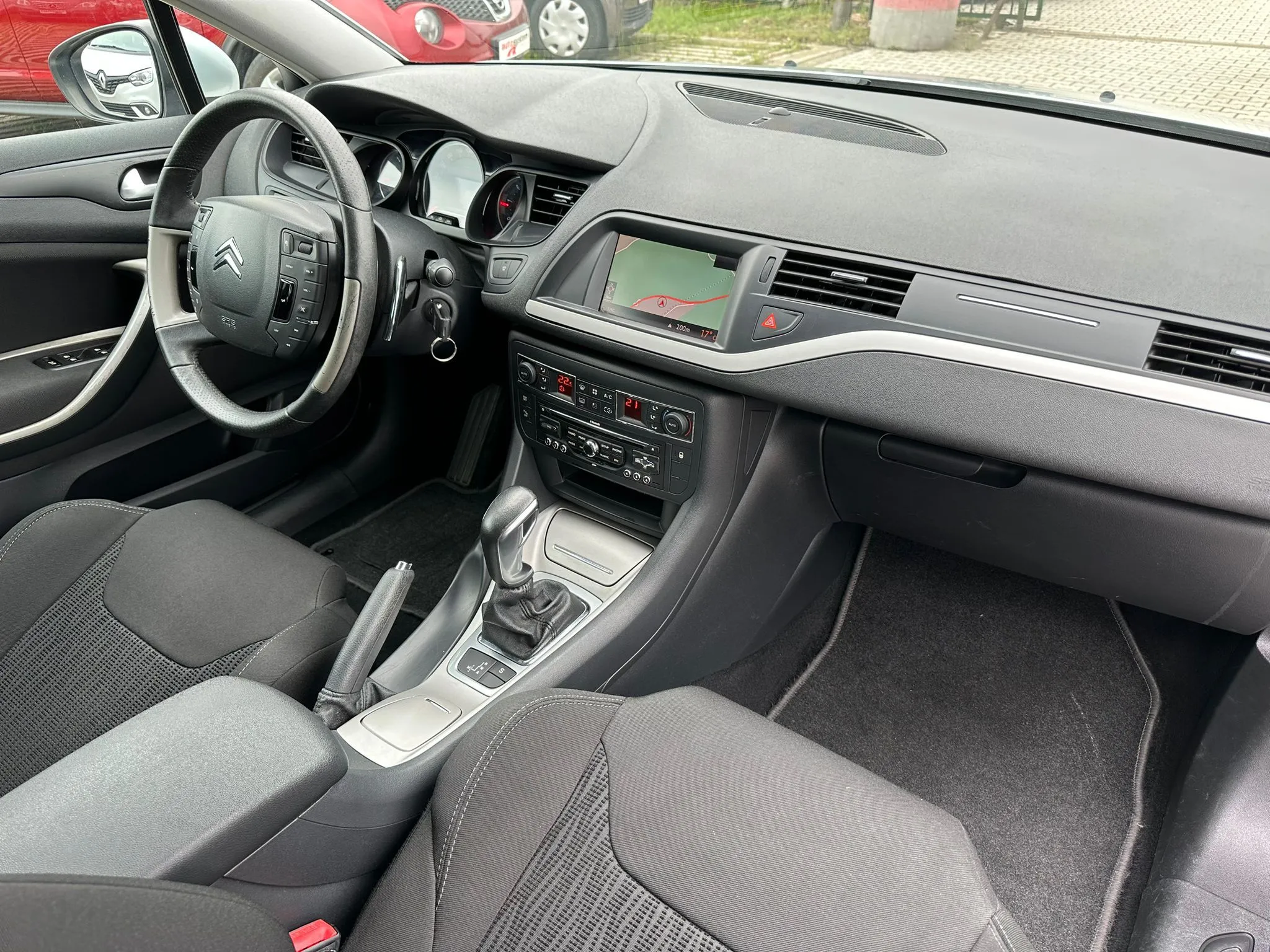 Citroen C5 1.6 HDI KREDITI NA LICU MESTA Image 9