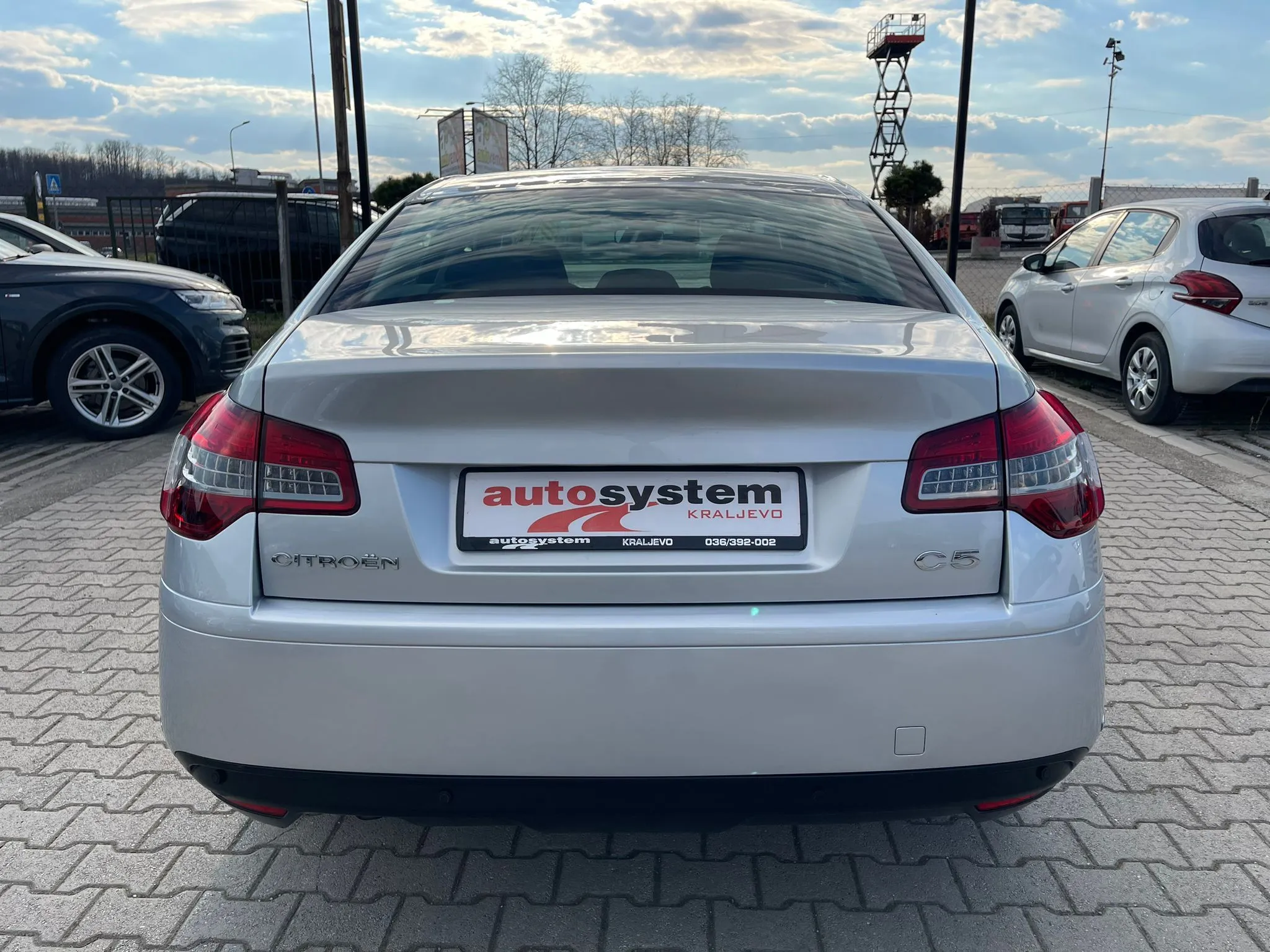 Citroen C5 1.6 HDI KREDITI NA LICU MESTA Image 5