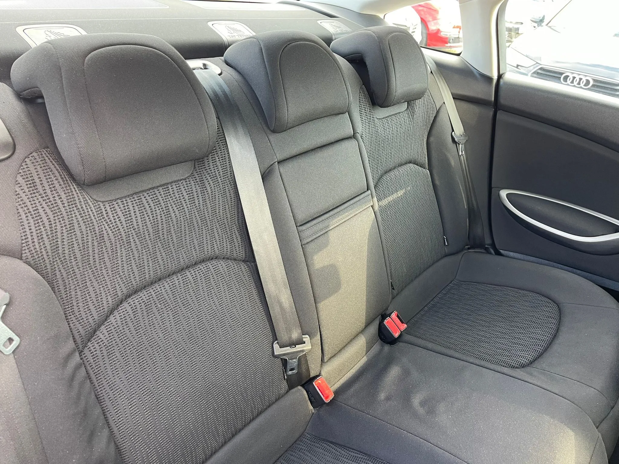 Citroen C5 1.6 HDI KREDITI NA LICU MESTA Image 9