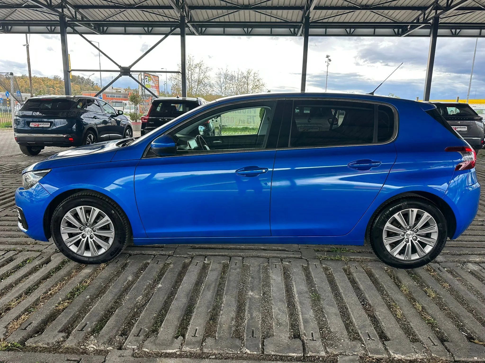 Peugeot 308 1.5 BLUEHDI Image 9