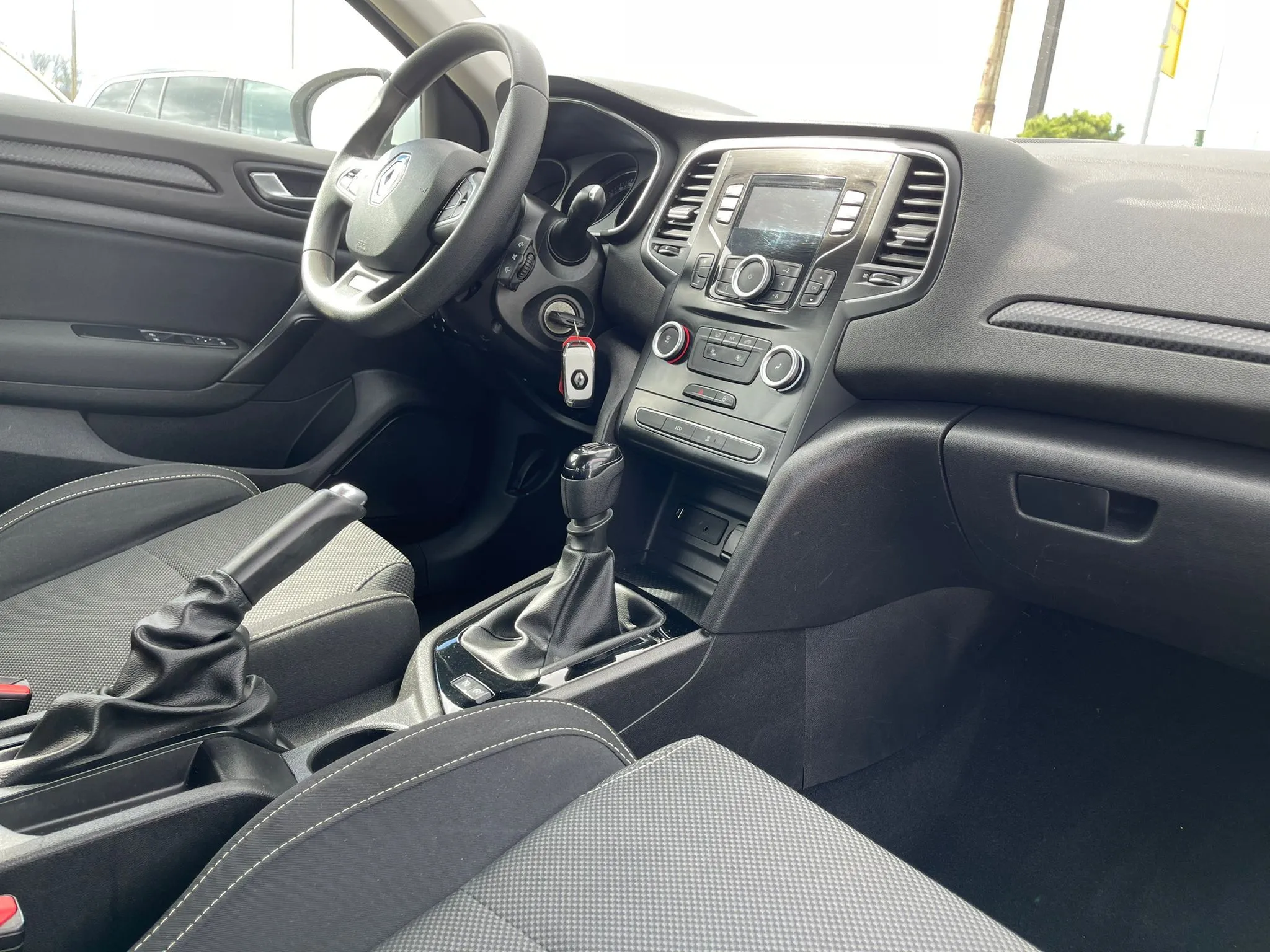 Renault Megane 1.5 DCI KREDITI NA LICU MESTA Image 7