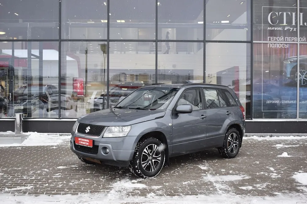 Suzuki Grand  Image 1