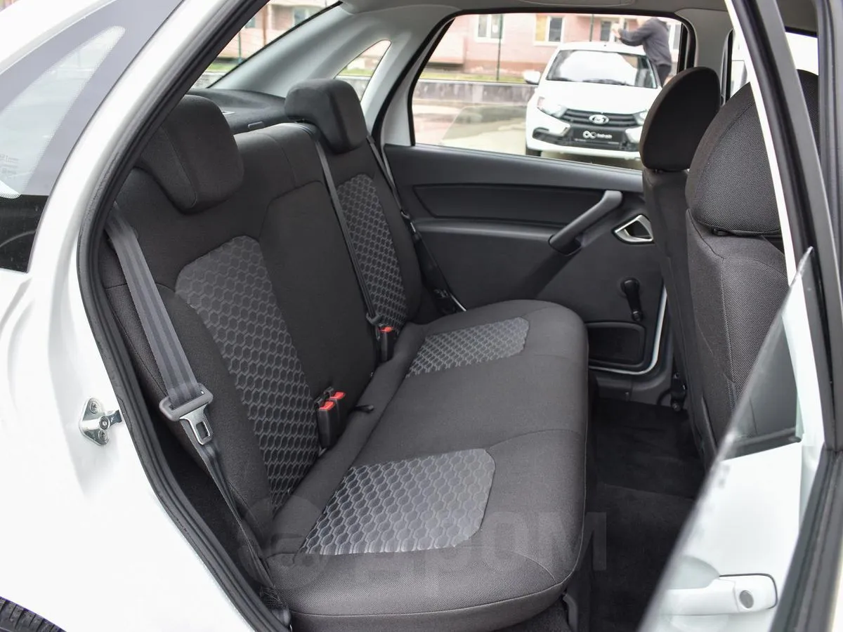 Лада Гранта  Image 2