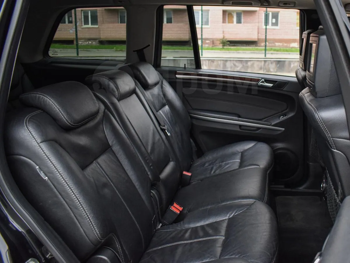 Mercedes-Benz GL-Class  Image 2