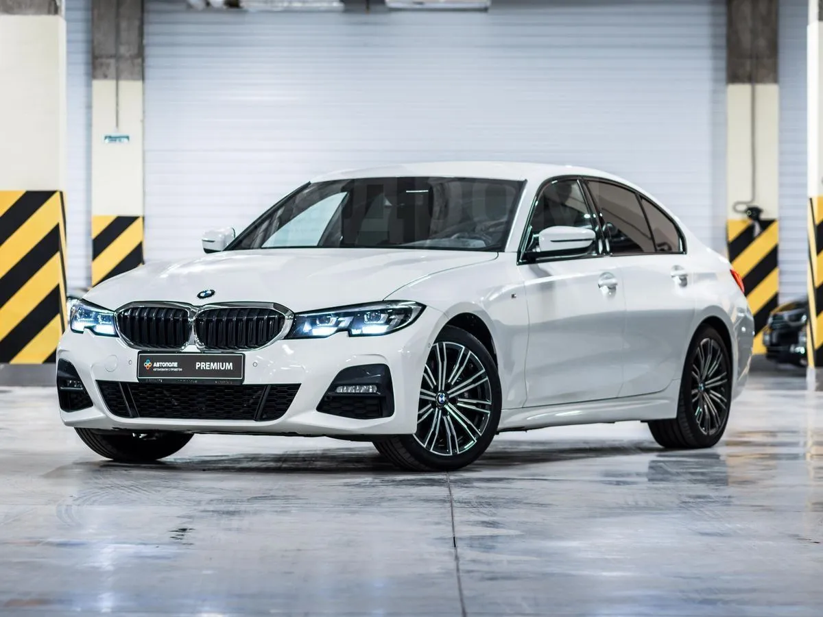 BMW 3-Series  Image 1