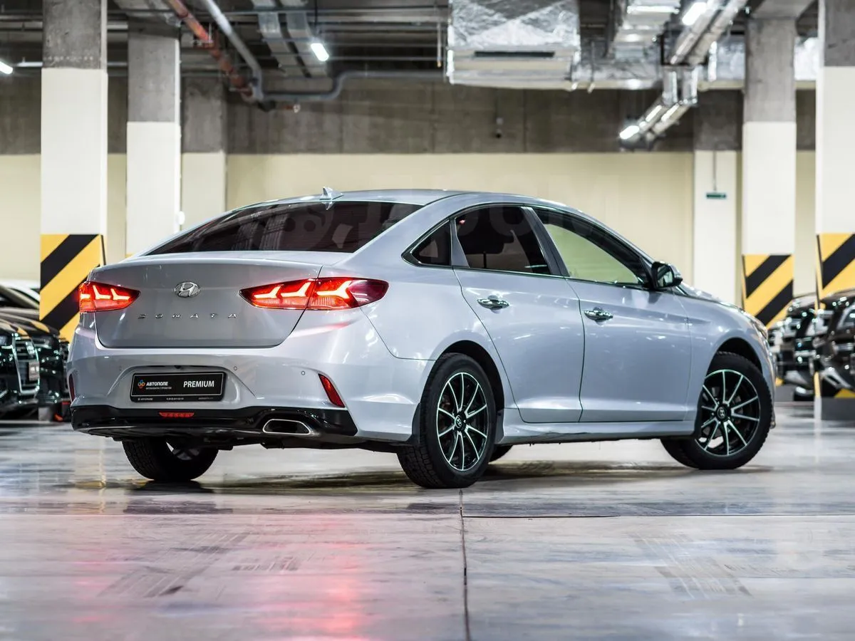 Hyundai Sonata  Image 8