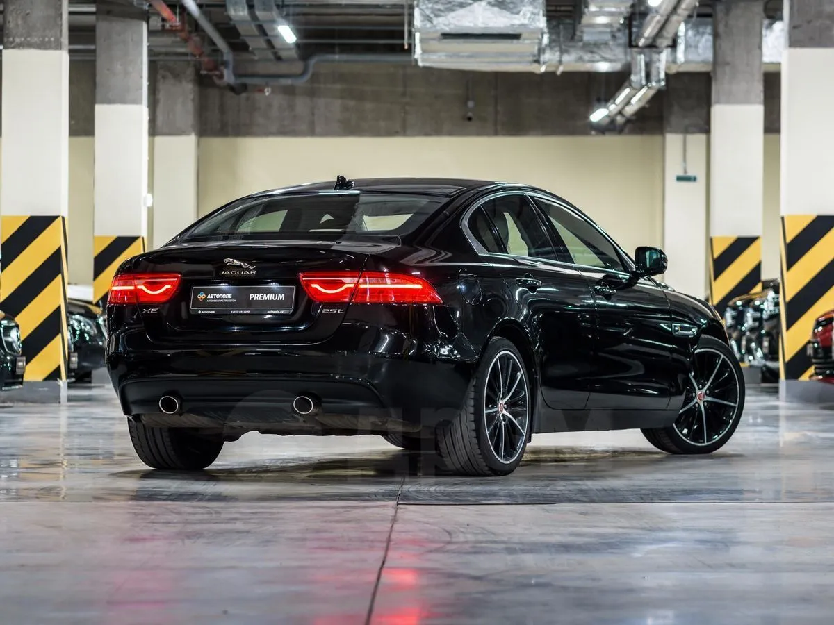 Jaguar XE  Image 3
