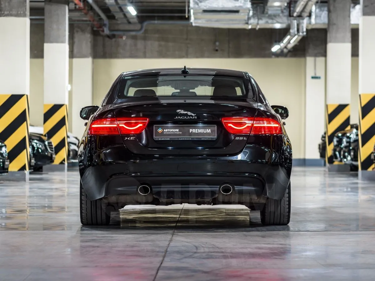 Jaguar XE  Image 7