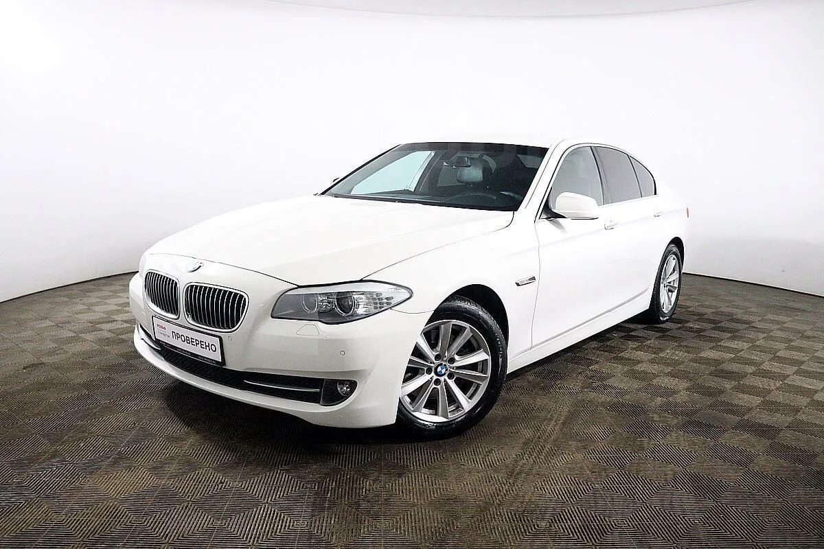BMW 5-Series  Image 1