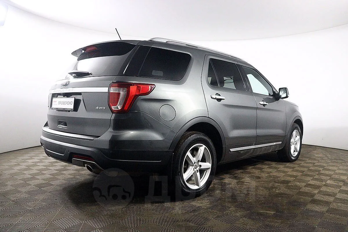 Ford Explorer  Image 5