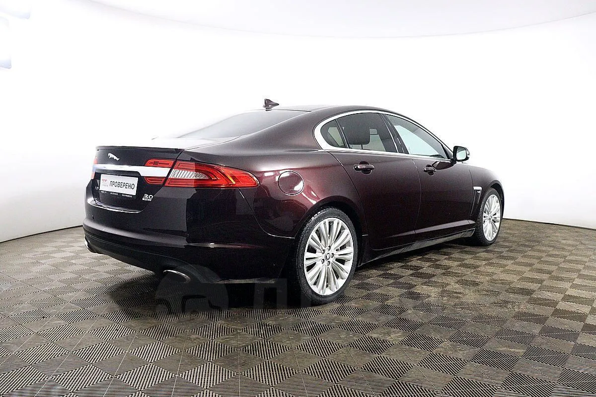 Jaguar XF  Image 5