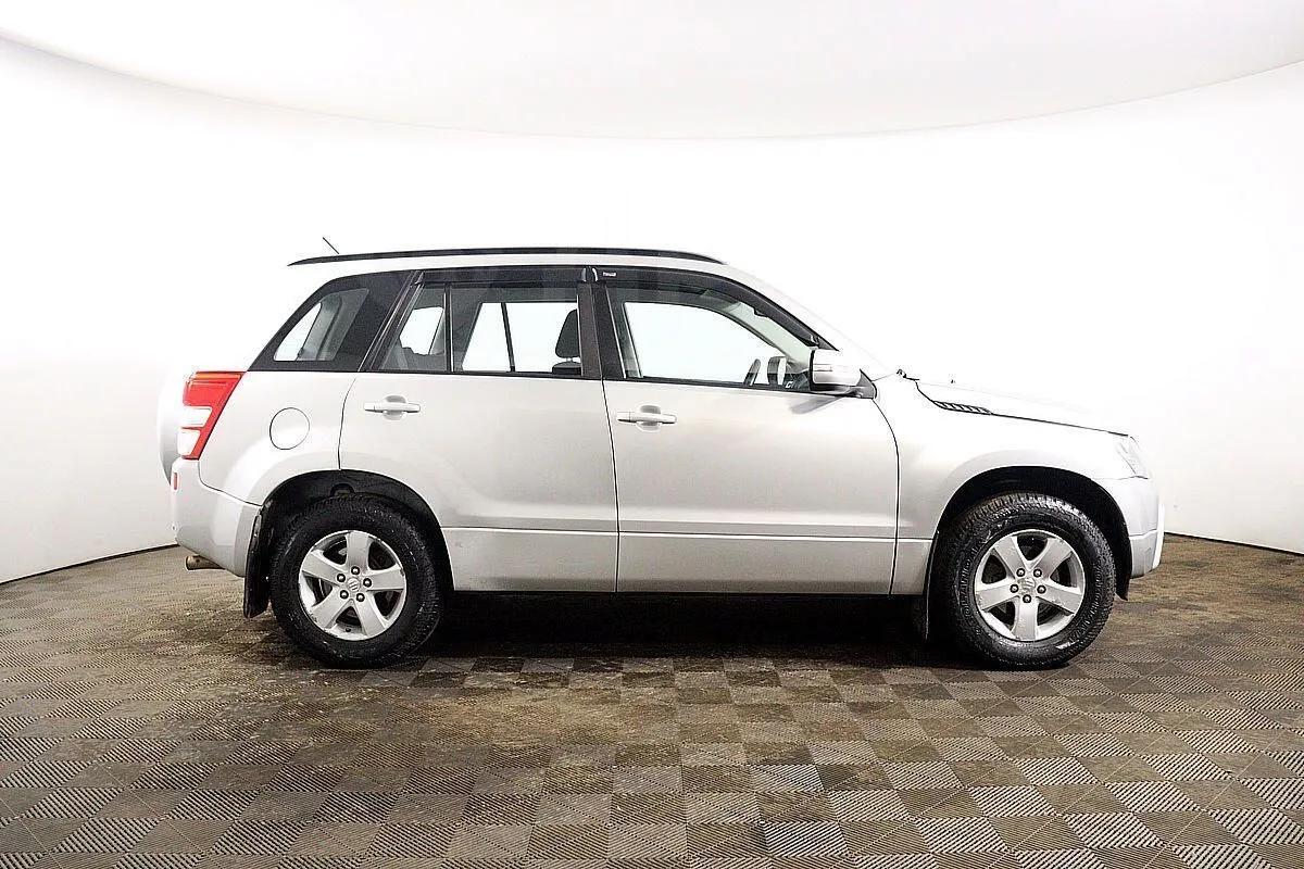 Suzuki Grand  Image 4