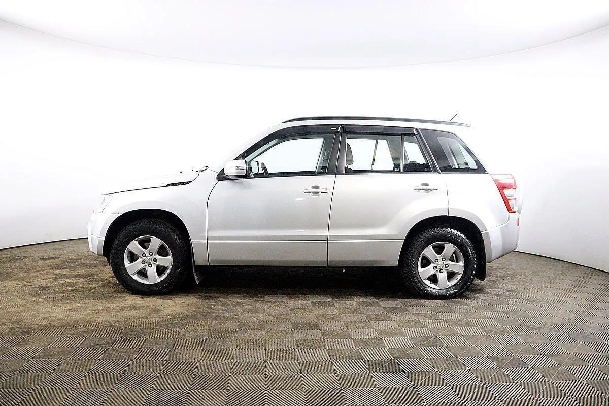 Suzuki Grand  Image 8