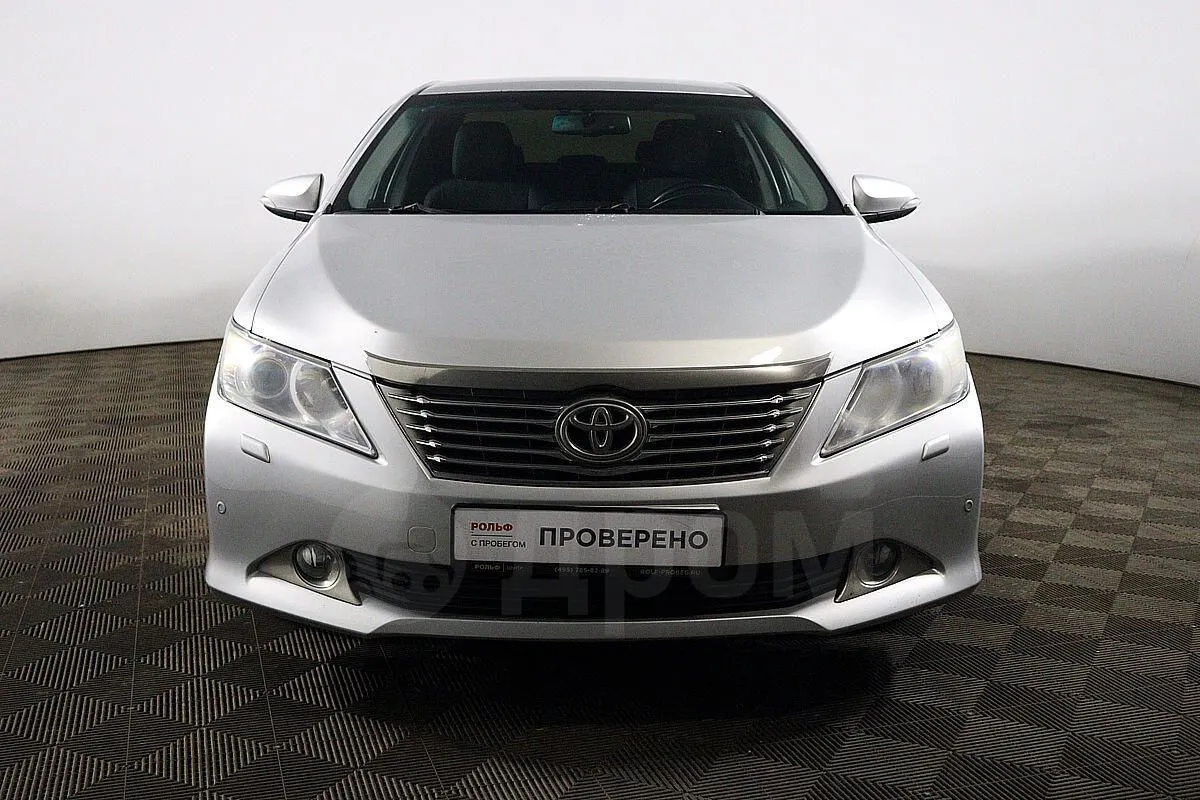 Toyota Camry  Image 2