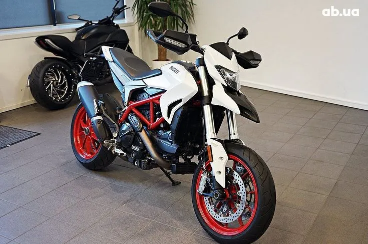 Ducati Hypermotard  Image 5