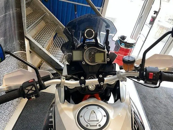 KTM 1190  Image 3