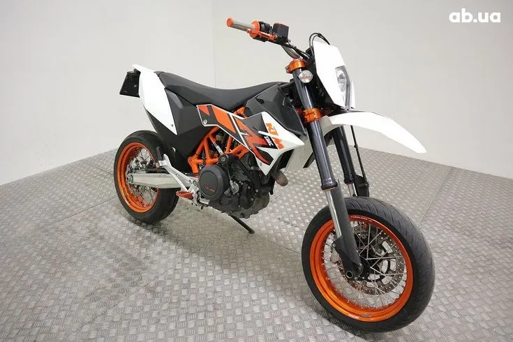KTM 690  Image 1