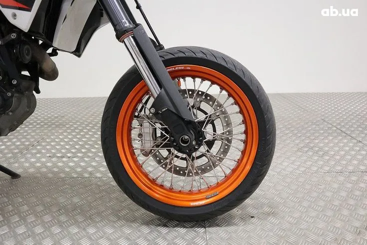 KTM 690  Image 8